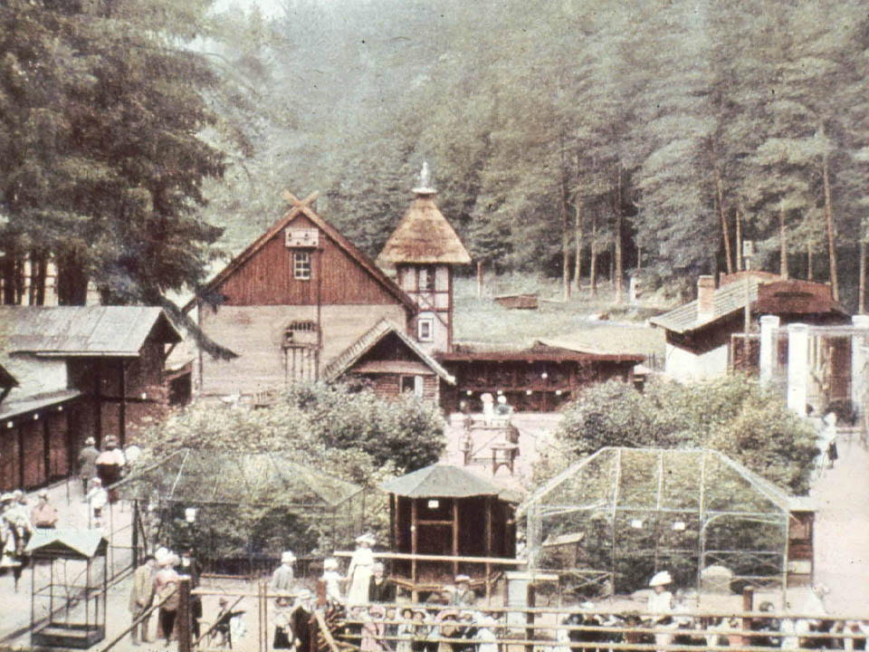 1913