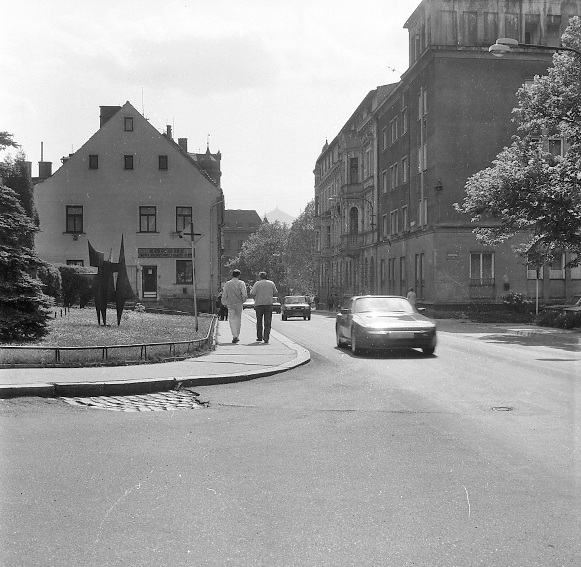 Pohled na křižovatku ulic Voroněžská-Rumjancevova v roce 1992. (archiv J.Peterka)
