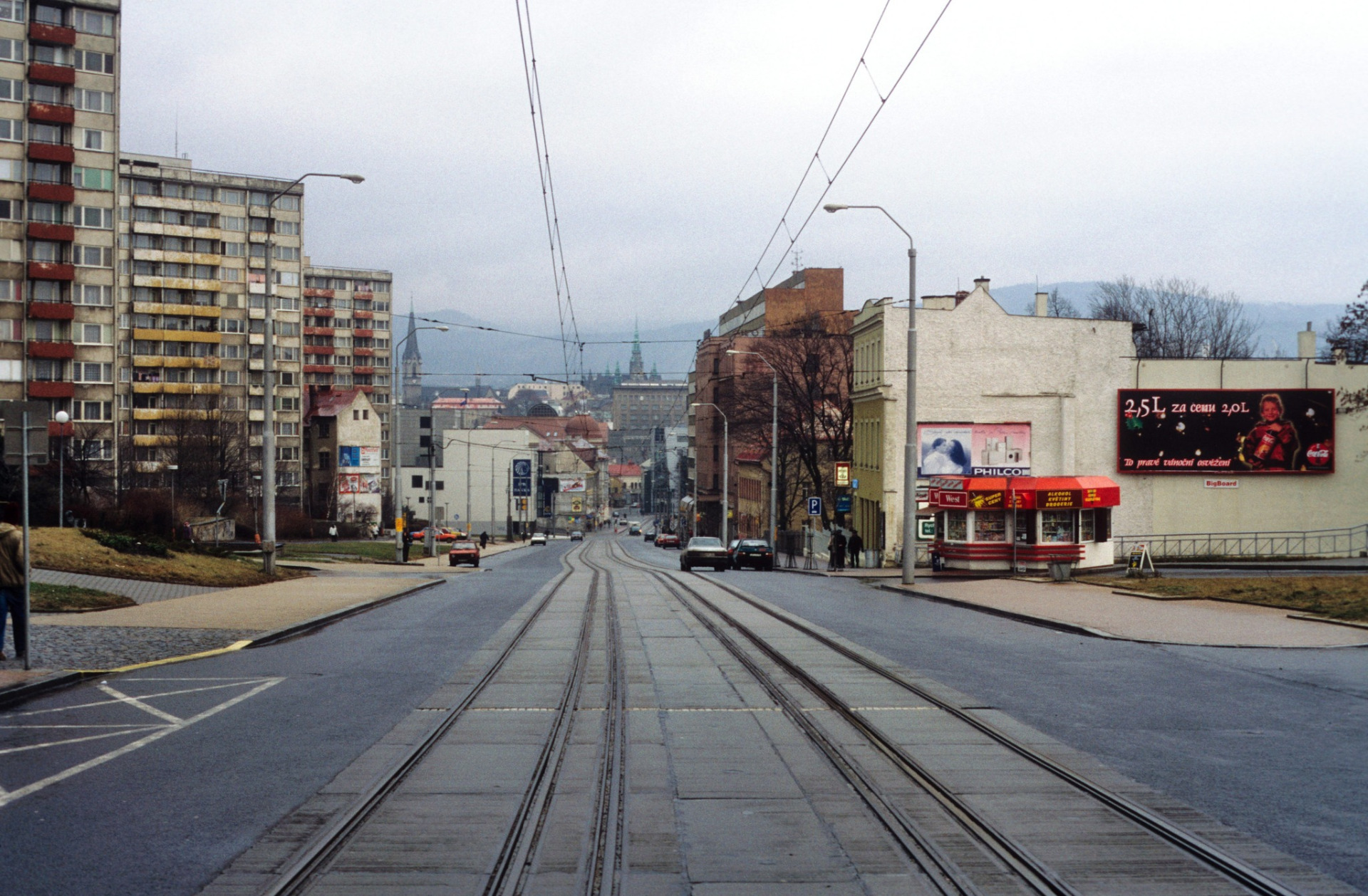 Třída 1.máje v roce 1998 (archiv J.Peterka)