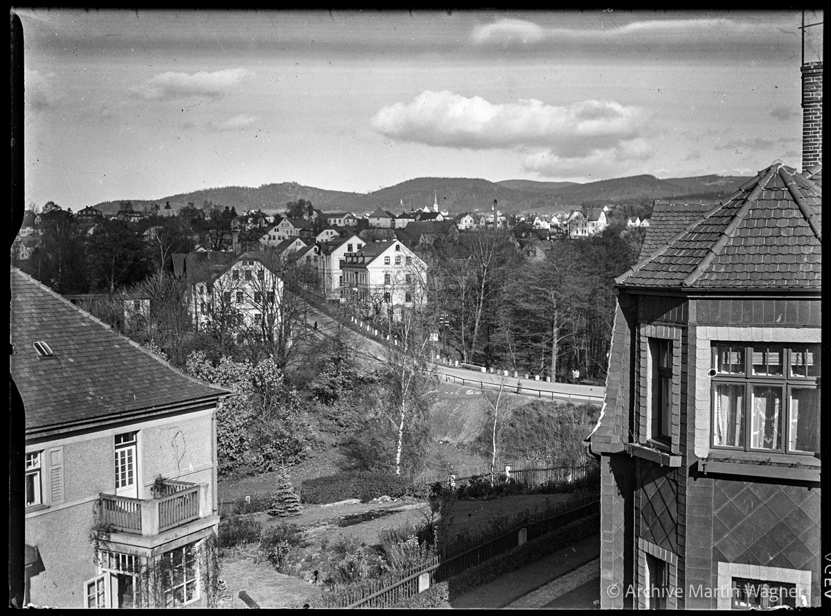 Liberec, pohled na dnešní třídu Generála Svobody z vilek v ulici Na Hradbách. (archiv Martin Wagner)