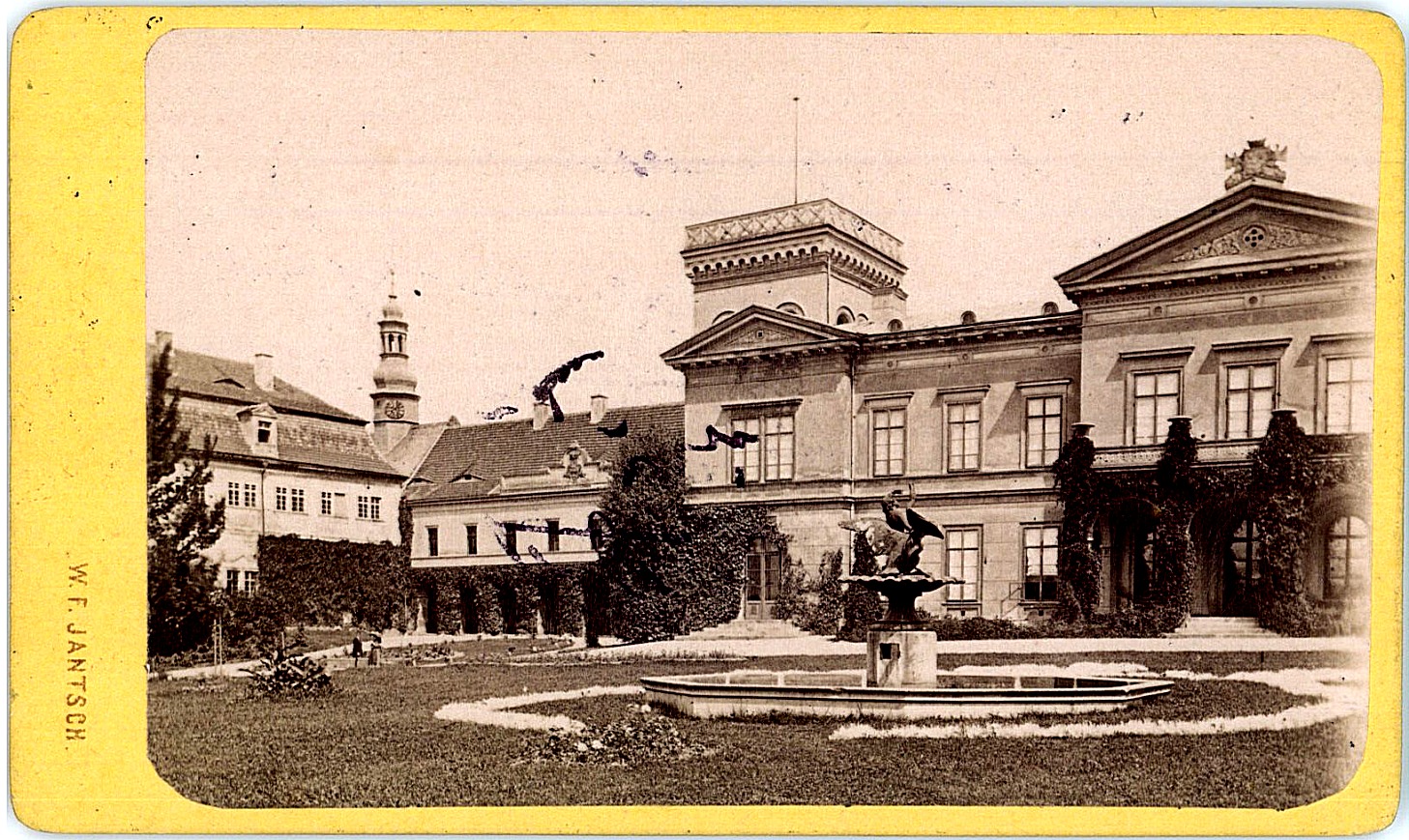 zámek - fontána -1878 - Liberec  (archiv M.Gergelčík)