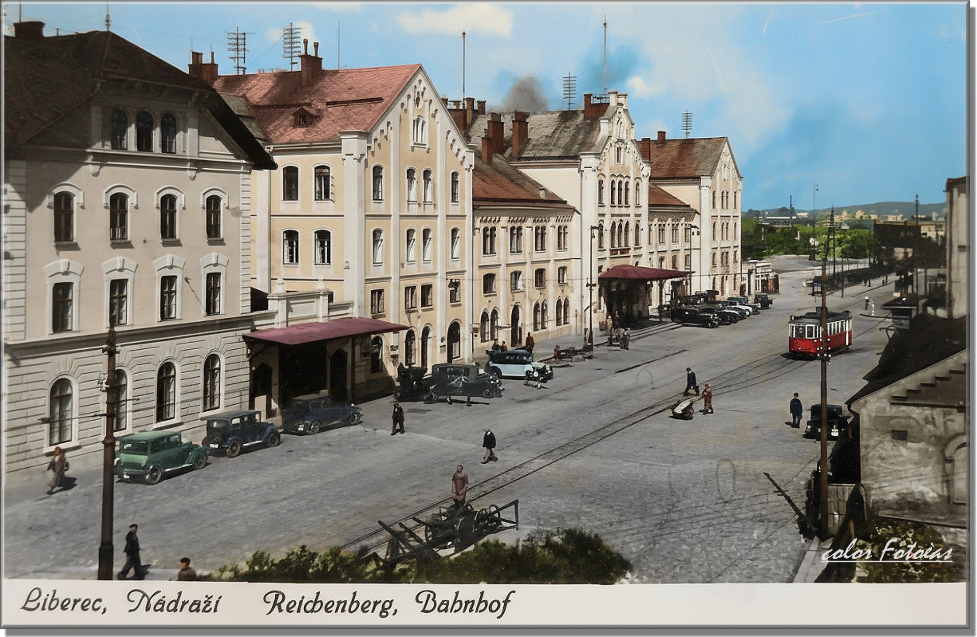 Pohled na budovy a prostory libereckého nádraží 30-tých let  color Fotočas Mirek