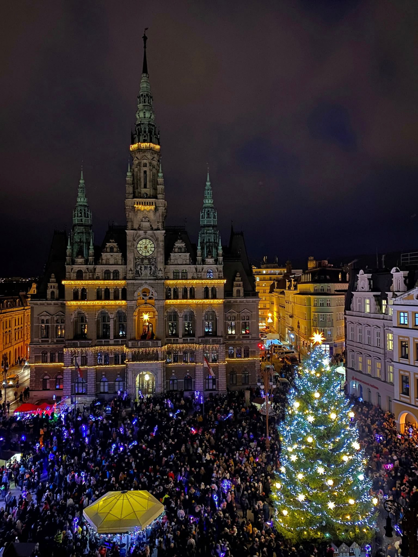 už svítí 21.11.2025 foto Jan Pešek