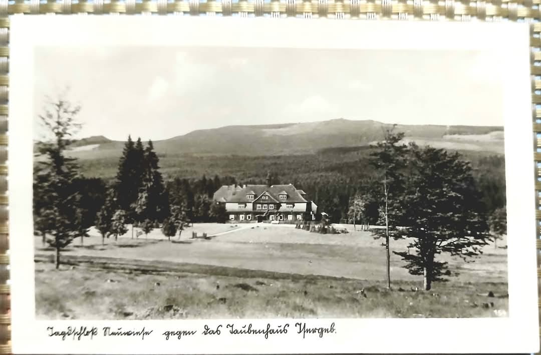Jagdschloß.Isergebirge.Lovecký zámeček nyní Šamalka proti Holubníku na Nové Louce nedaleko Bedřichova. (archiv V.Honzejk)