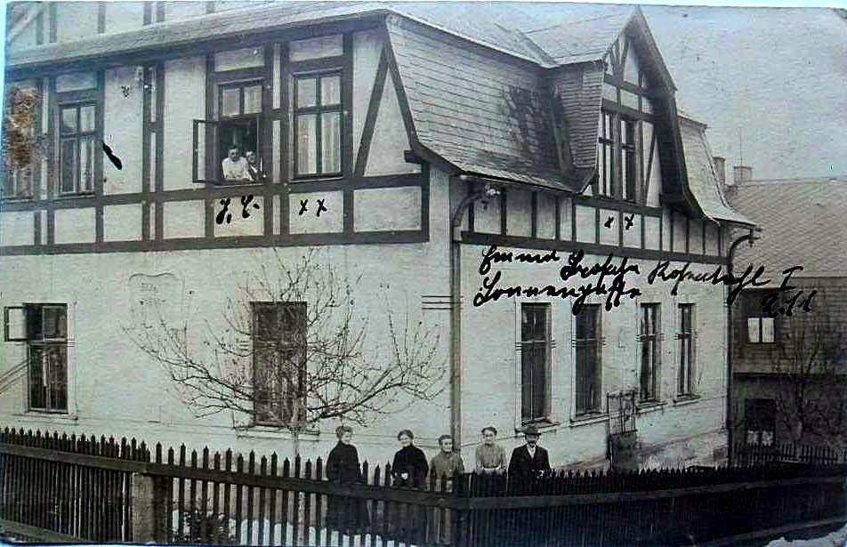 pozná někdo tento dům ...stál v Růžodol I (archiv M.Gergelčík)