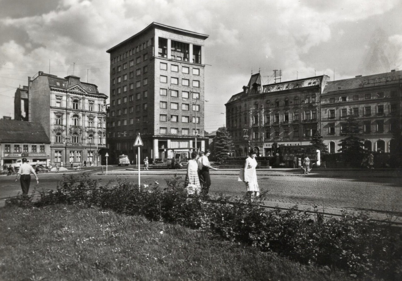 Gottwaldovo náměstí, Rok 1966 (zdroj: Pardubice v České republice)