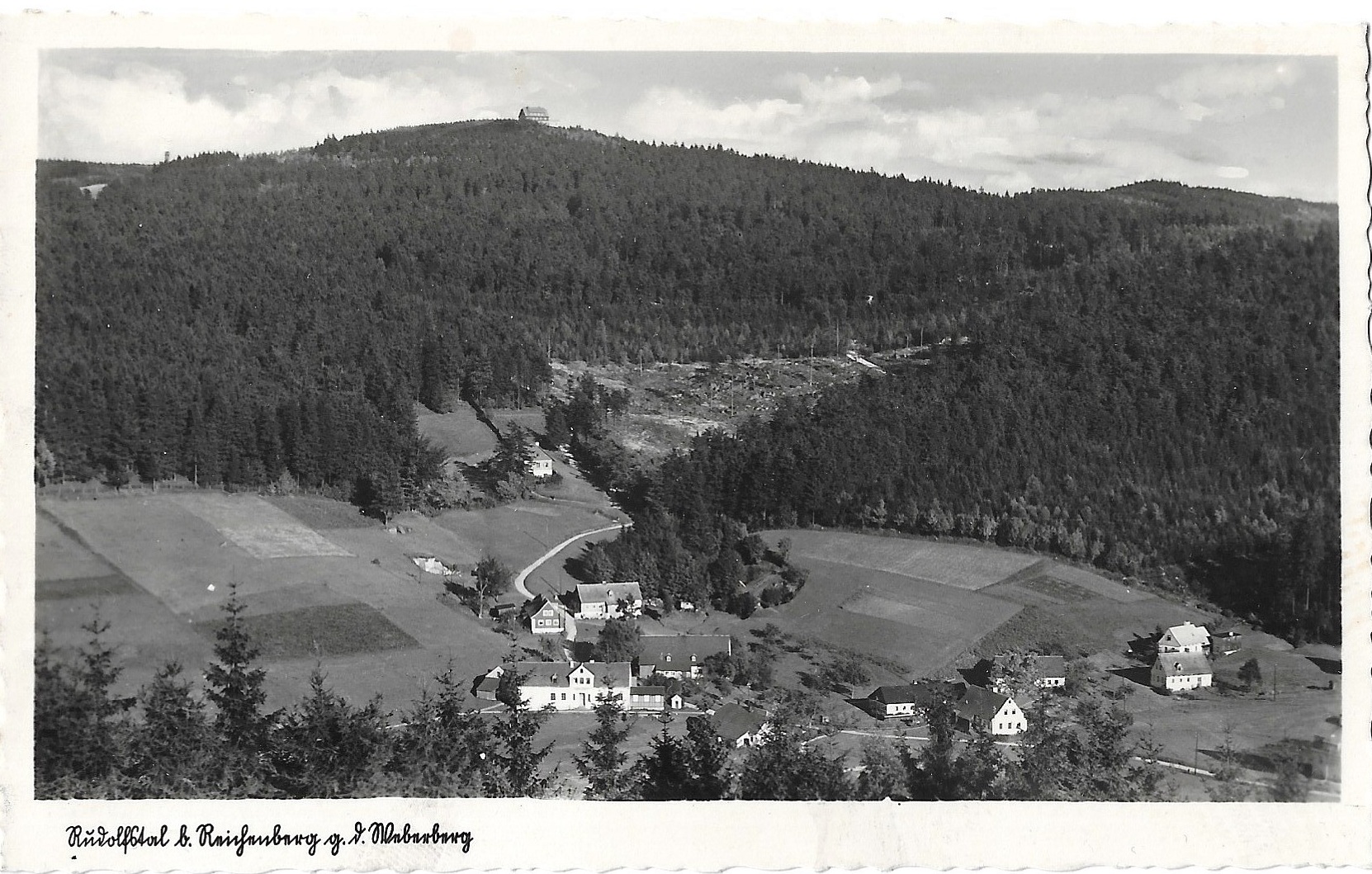 Rudolfov a Weberova chata na kopci (archiv Boveraclubu)