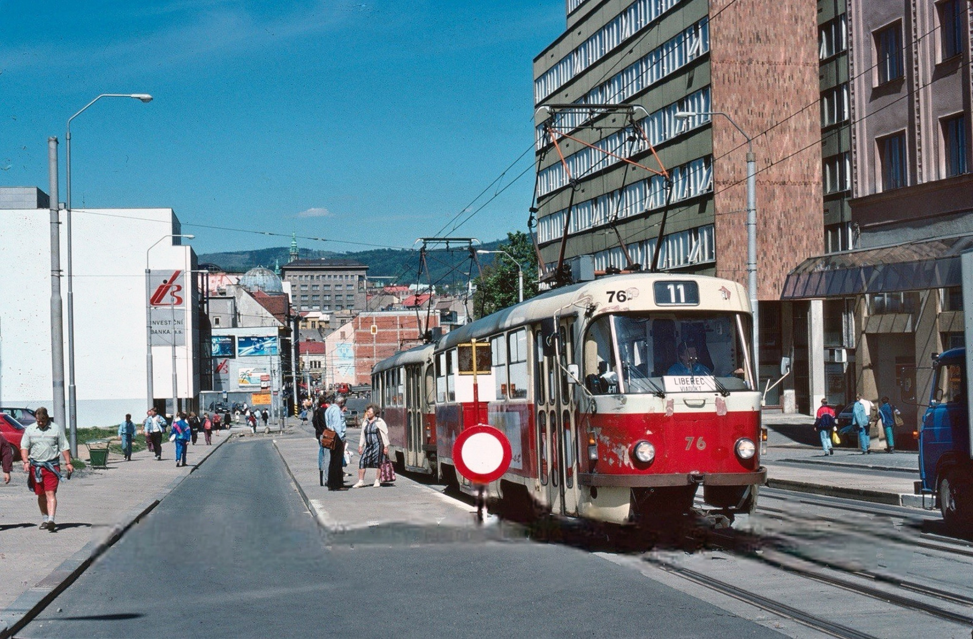 Třída 1.máje v roce 1995 zdroj: eBay