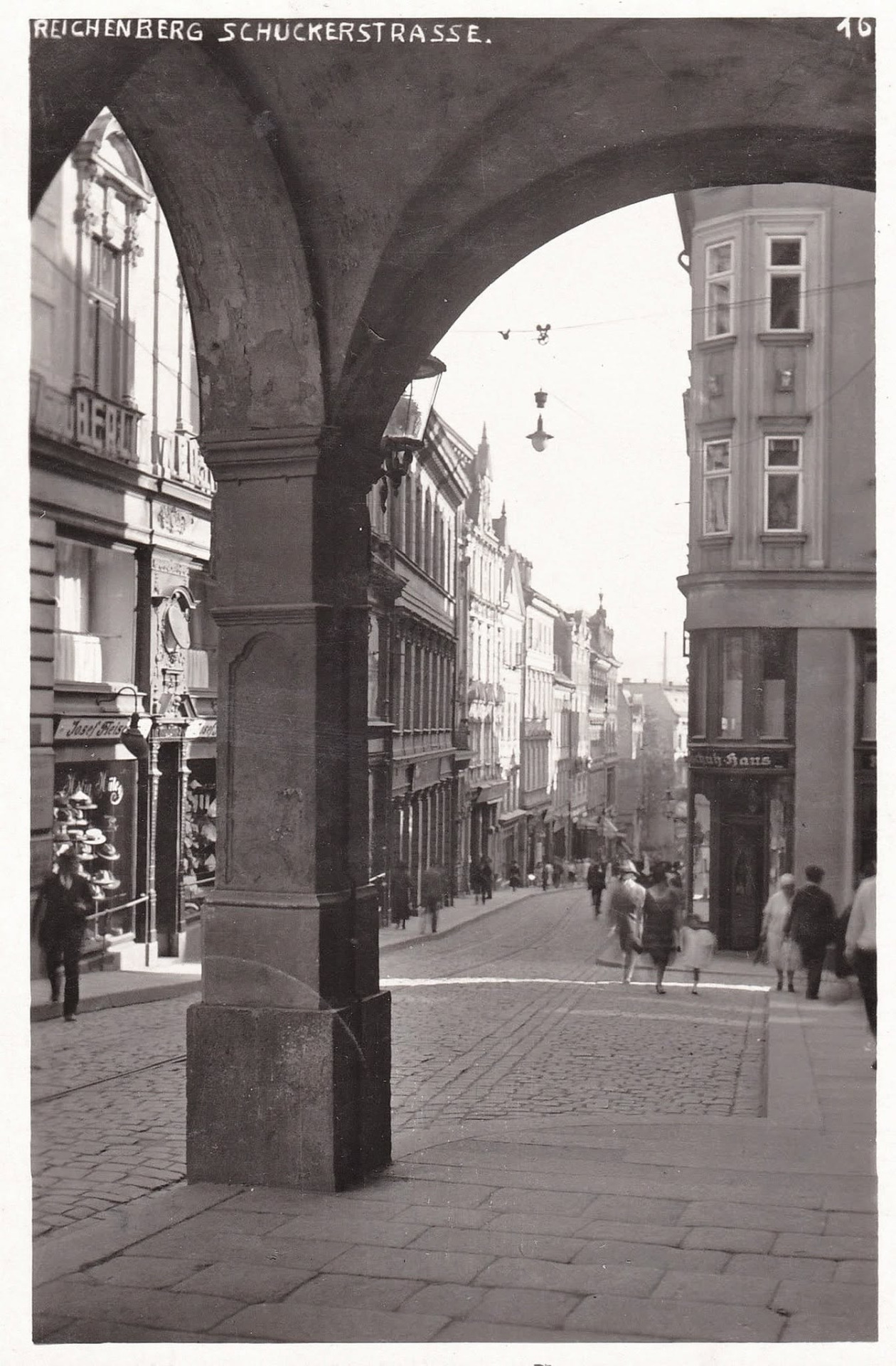 Pražská ulice. V té době nesla název Schückerstrasse. (archiv J.Peterka)