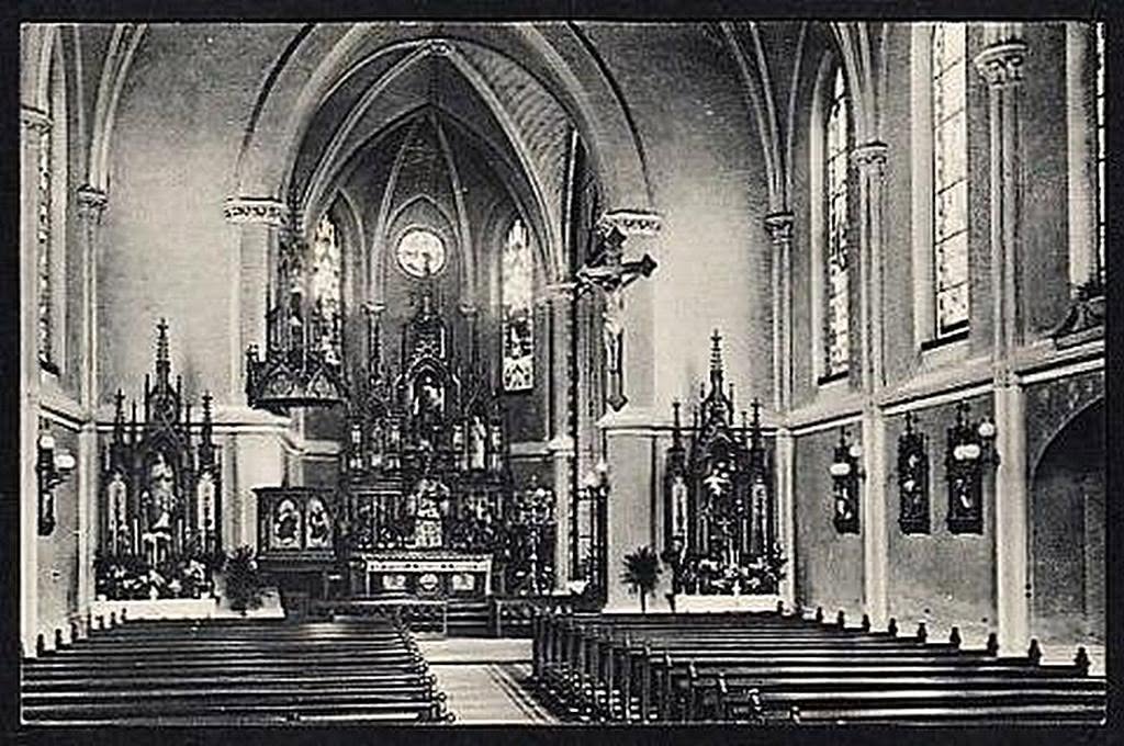 Kostel Božského srdce Páně v roce 1930, (archiv M.Gergelčík)