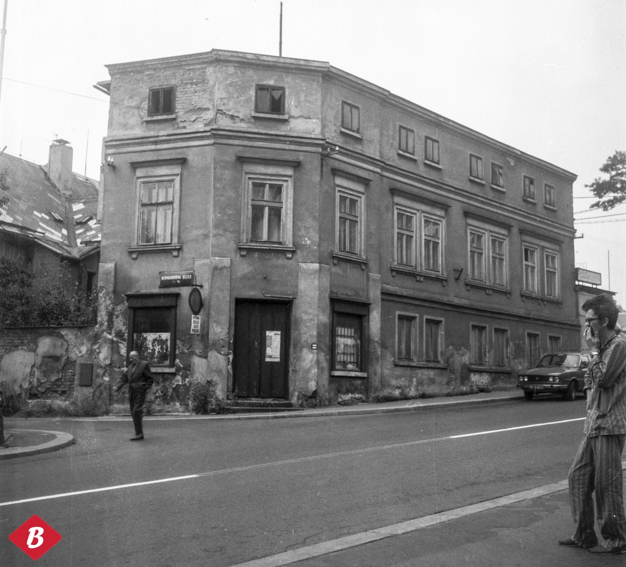 nároží Husovy a Bernardovy ulice v roce 1982 (foto Erwin Cettineo)