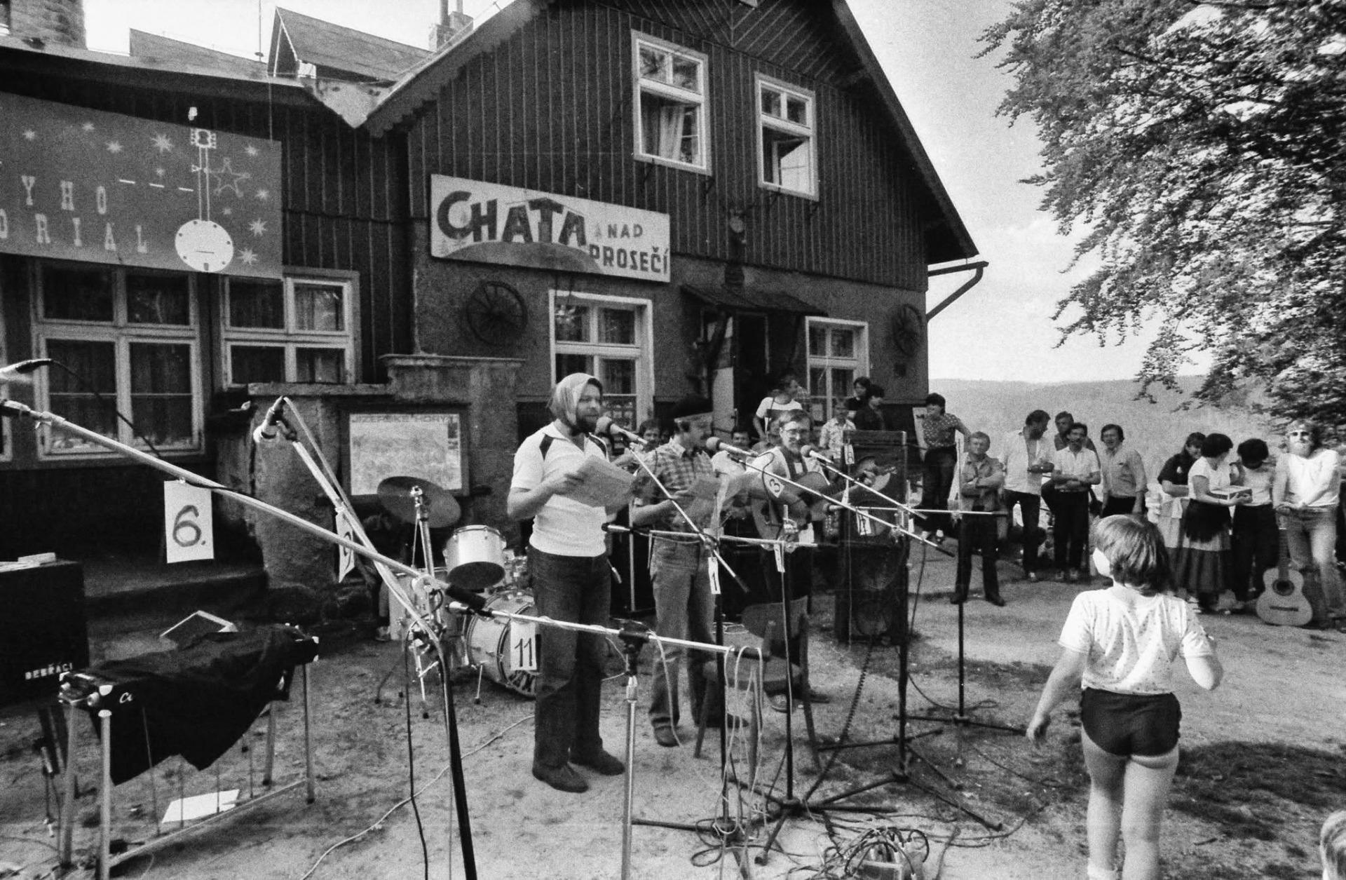 † Eda Andrš, po vojně Folk trio na Chatě na Proseči,
