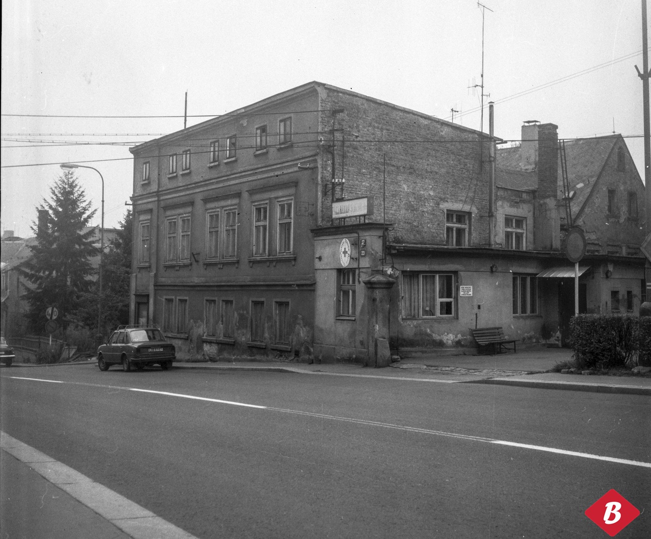 nároží Husovy a Bernardovy ulice v roce 1982 (foto Erwin Cettineo)