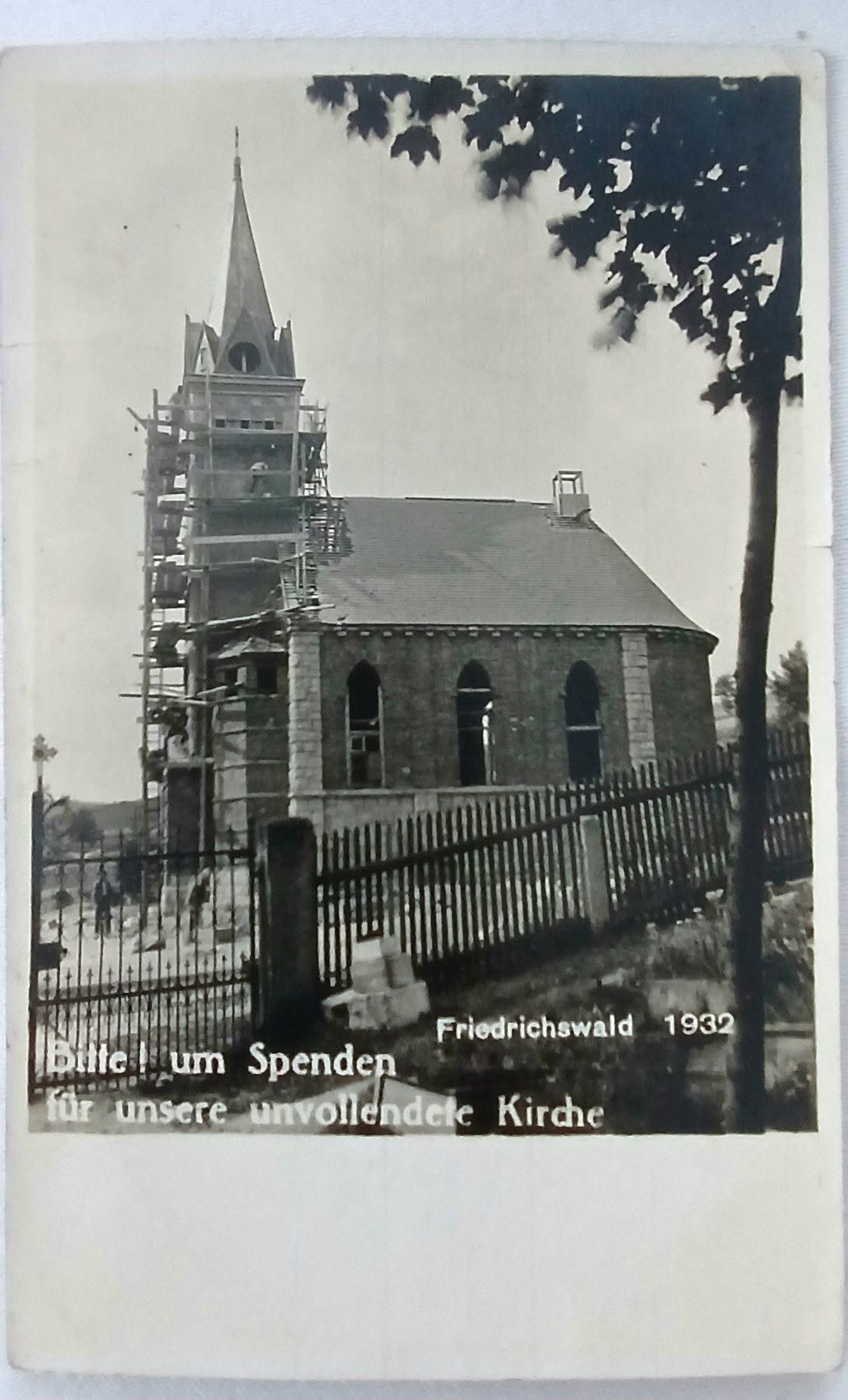 fotopohlednice stavby kostela v Bedřichově z roku 1932. (archiv Václav Honzejk)