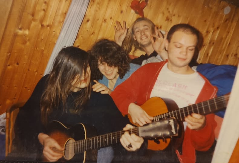 V studiu, osen 1992... Freiburg v Breisgau (Schwartzwald Hills, Německo). Honza Zrůst za kamerou... (archiv Petr Slavík)